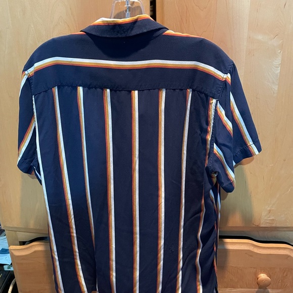 Summer short sleeve button down, Men’s large, great condition!!!! - Picture 2 of 3